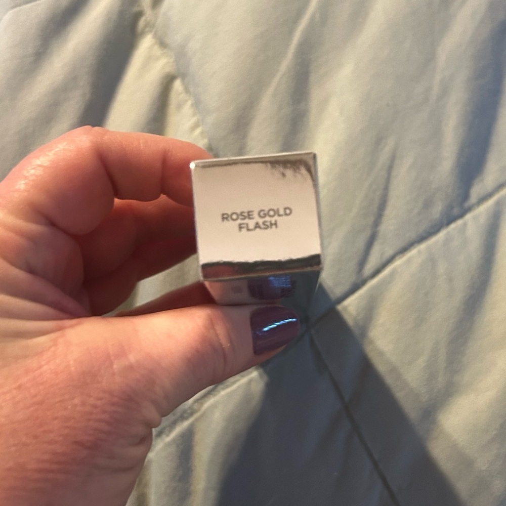 Hourglass Vanish Flash Highlighting Stick in Rose Gold Flash - Picture 5 of 7